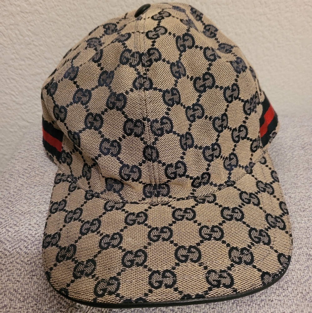 Authentic. Gucci Beige and Blue Patterned Hat. Like New.  Worn Once.